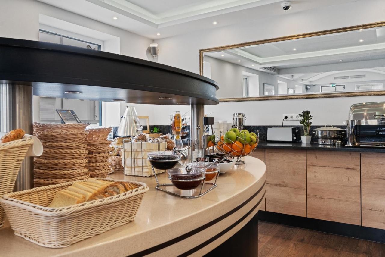 Hotel Adler FDH Екстериор снимка