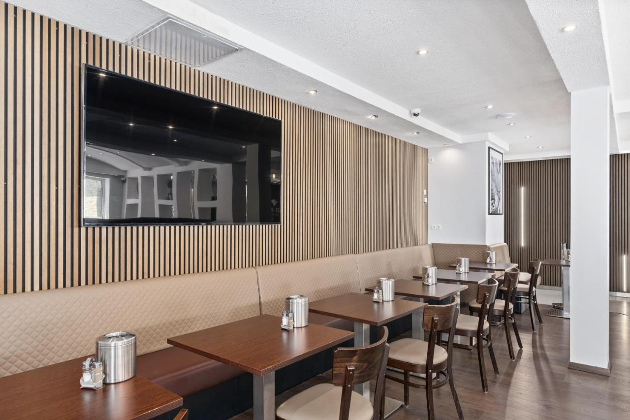 Hotel Adler FDH Екстериор снимка