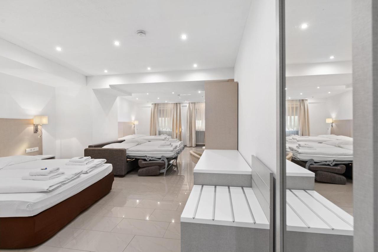 Hotel Adler FDH Екстериор снимка