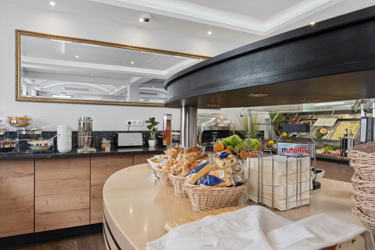 Hotel Adler FDH Екстериор снимка