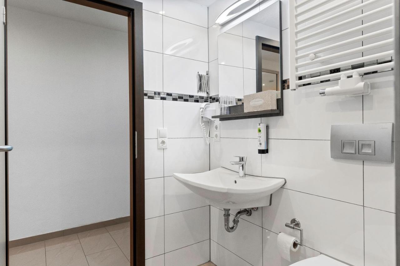 Hotel Adler FDH Екстериор снимка